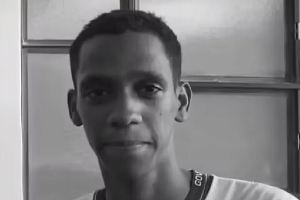 Estudante de 19 anos é morto a facadas na saída da Escola de Referência de Petrolina, no Sertão de Pernambuco