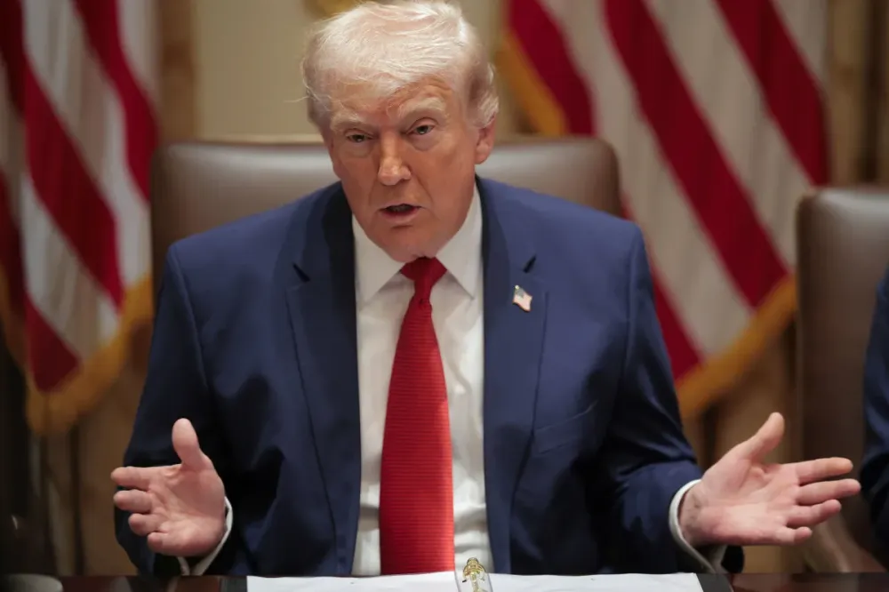 Trump diz que Irã vai fazer oferta para atender às exigências dos EUA.