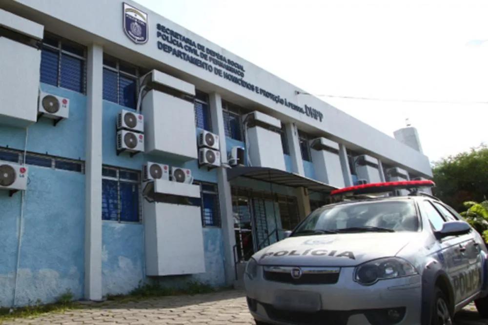 Taxista é morto com tiro na cabeça enquanto jogava dominó no bairro dos Aflitos, no Recife.