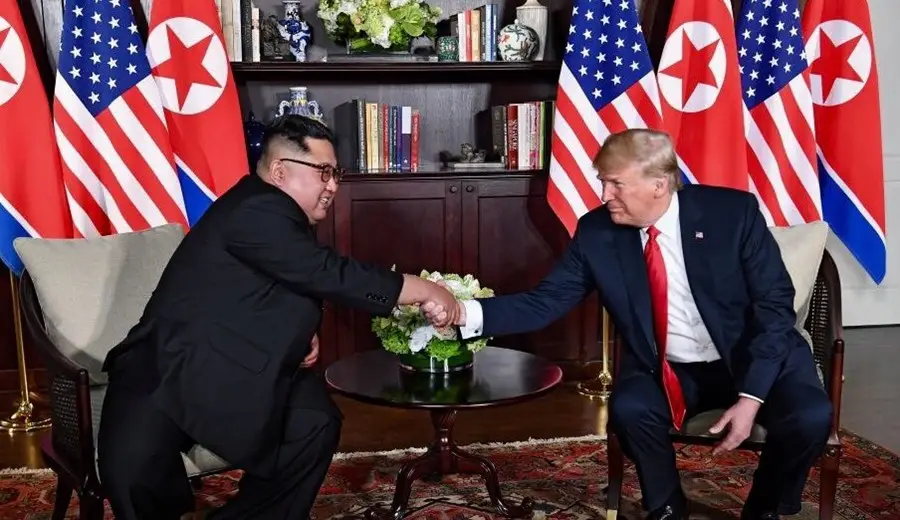 Trump cita boa relação com Kim Jong Un e chama Coreia do Norte de “potência nuclear”.