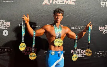 Victor Alexandre, filho de Carla Perez e Xanddy, vence campeonato de fisiculturismo.
