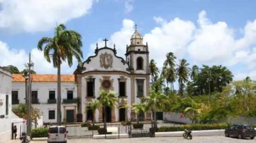 PE: Convento de Santo Antônio é interditado por risco de desabamento.