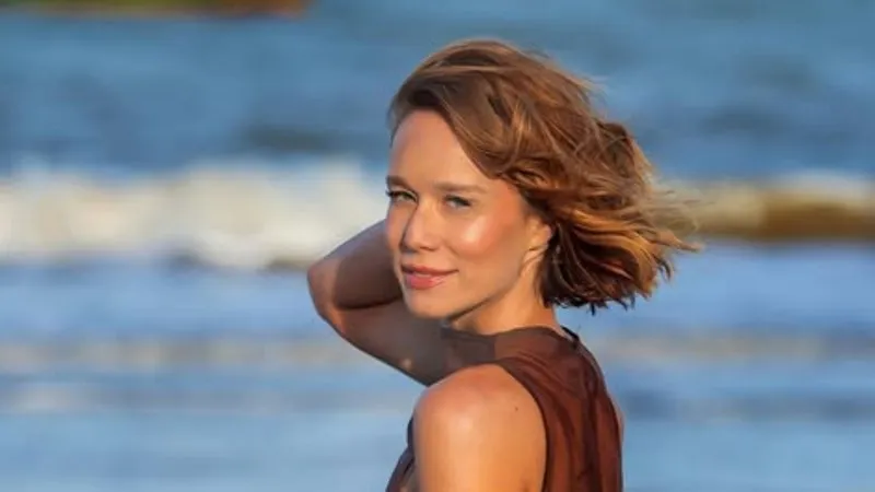 A loira está amando! Mariana Ximenes publica primeira foto com novo namorado; veja.