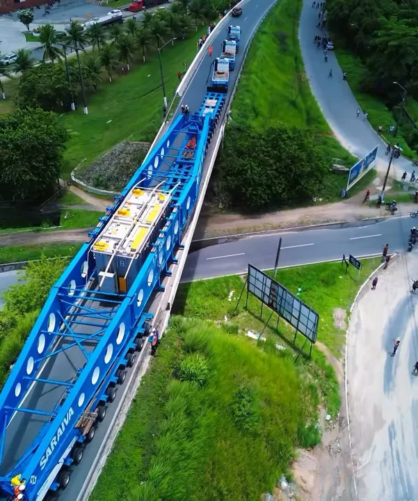 E o transformador não chegou ao seu destino. Viagem continua nesta segunda-feira.