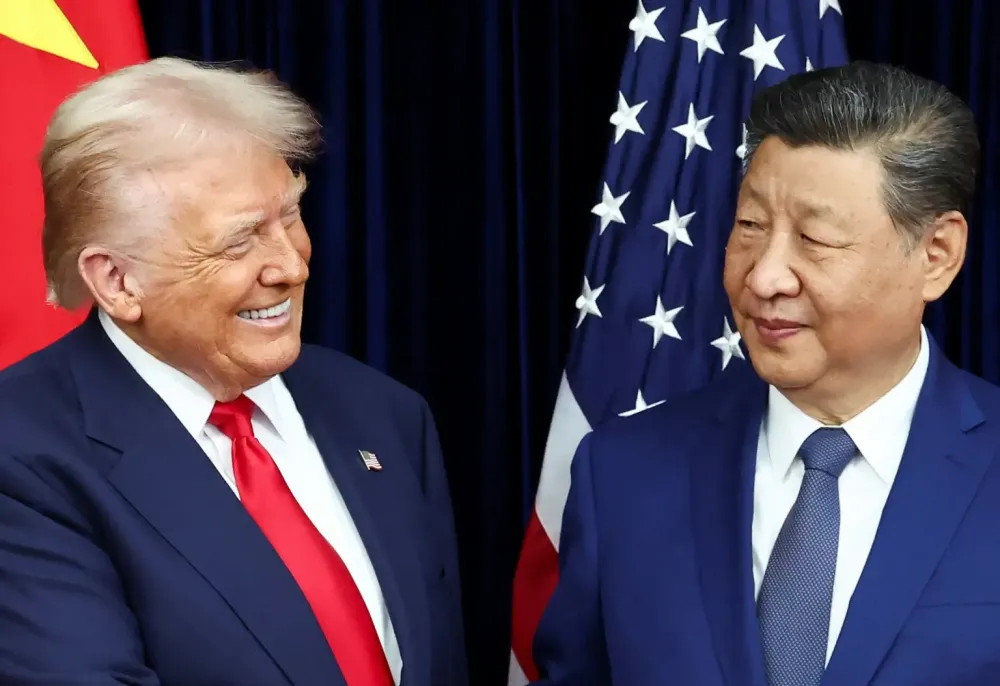 A caminho de Pequim, Trump diz que pedirá a Xi que “abra” a China