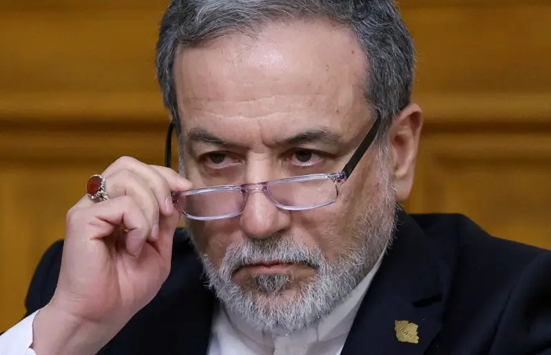 Irã não tem confiança nos EUA e negociará apenas se for sério, diz chanceler.