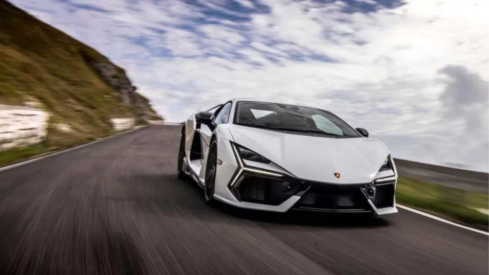 O supercarro que une um V12 brutal a um sistema híbrido inovador.