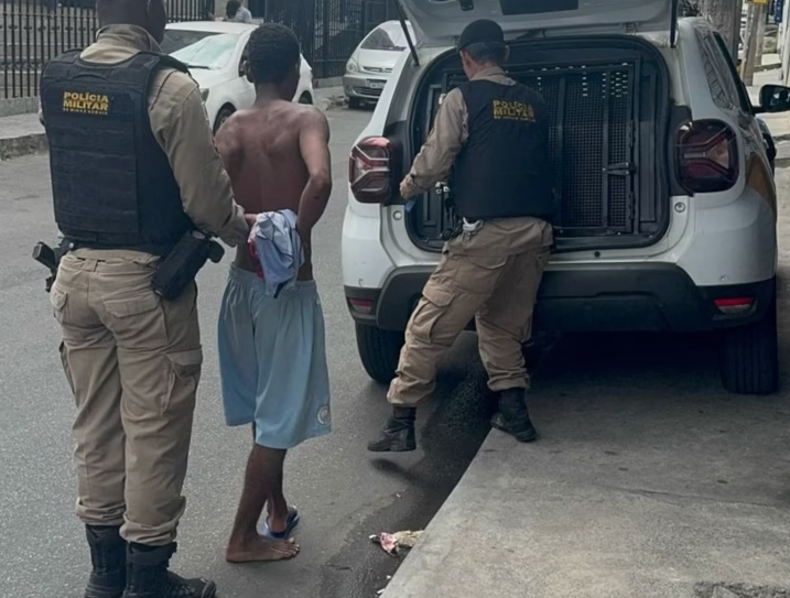 Rapaz é preso após agredir e tentar estuprar a própria avó.