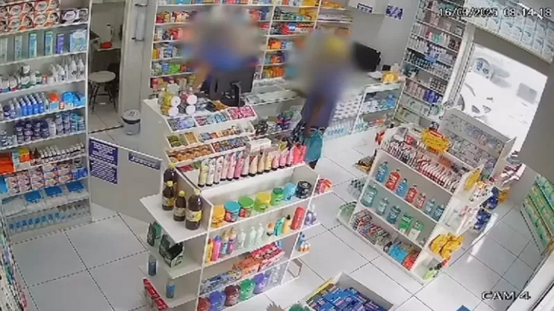 VÍDEO: Funcionária de farmácia reage rapidamente e escapa de ser abusada sexualmente.