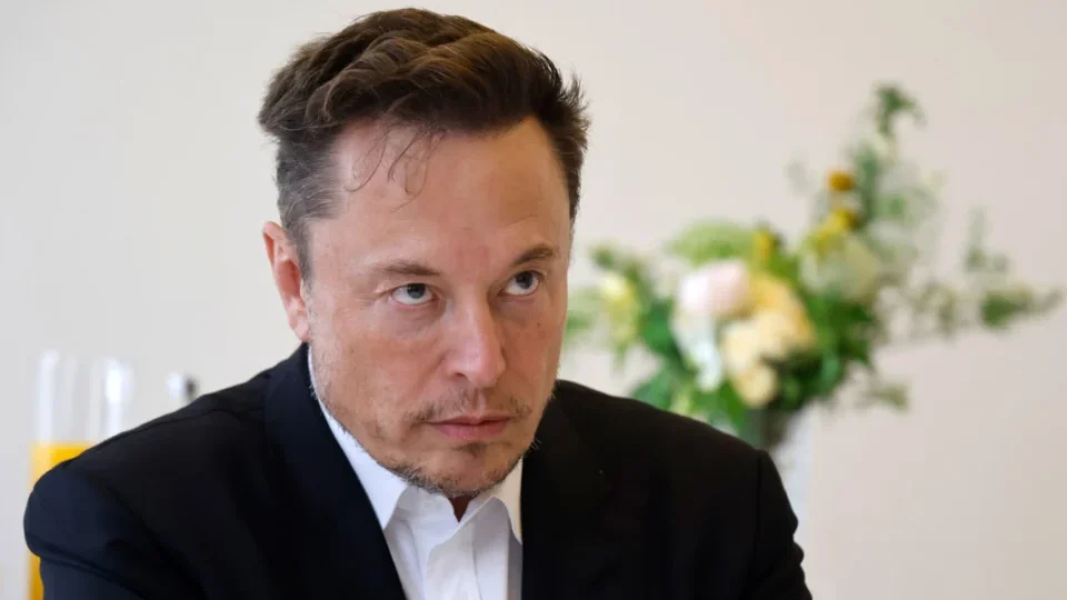 Juiz considera cortes de Musk na USAID inconstitucionais e o impede de fazer mais.
