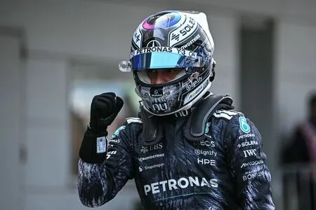 F1: Chefe da Mercedes admite moderar a rivalidade entre Antonelli e Russell na equipe