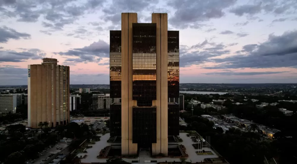 BC sobe juros em 1 ponto e Selic vai 14,25%, maior nível desde 2016.