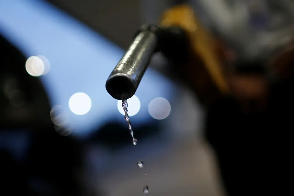 Petrobras reduz em 14,2% preço do querosene de aviação a partir de junho