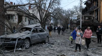 Ucranianos acusam Rússia de fazer “safári humano” e perseguição com drones.