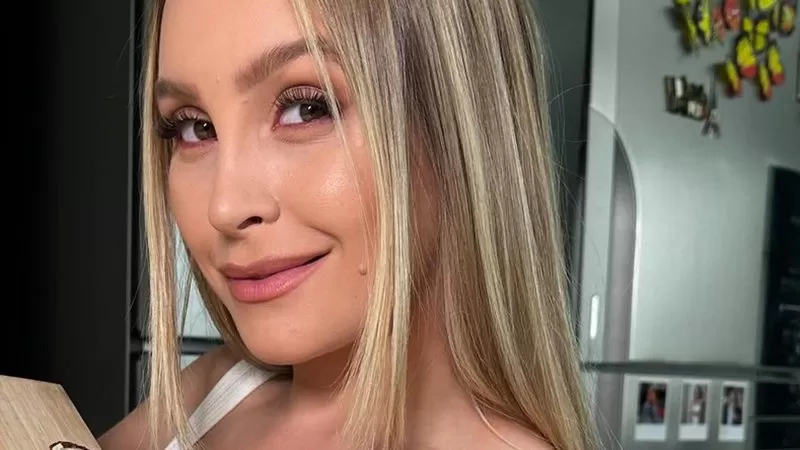 Carla Diaz muda radicalmente o visual e choca web; confira.