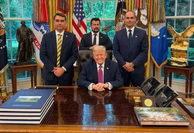 PT fala em ‘Tariflávio’, enquanto oposição tenta se desassociar de tarifas de Trump