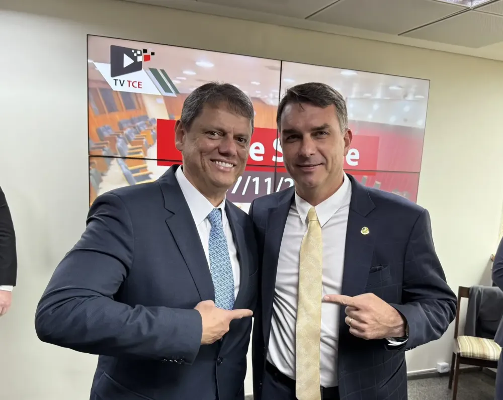Tarcísio e Flávio terão reencontro na Marcha para Jesus dias após operação policial