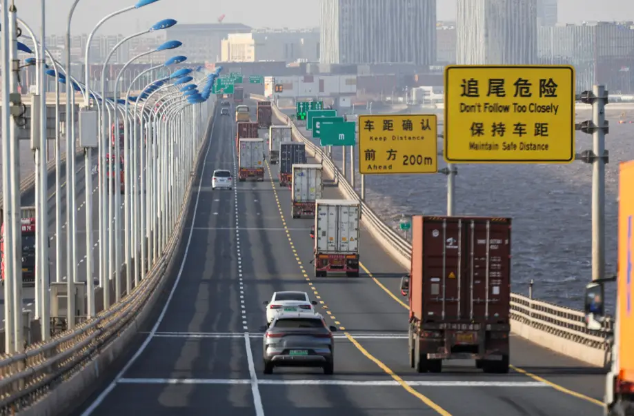 China aproveita onda de IA e exportações superam previsões