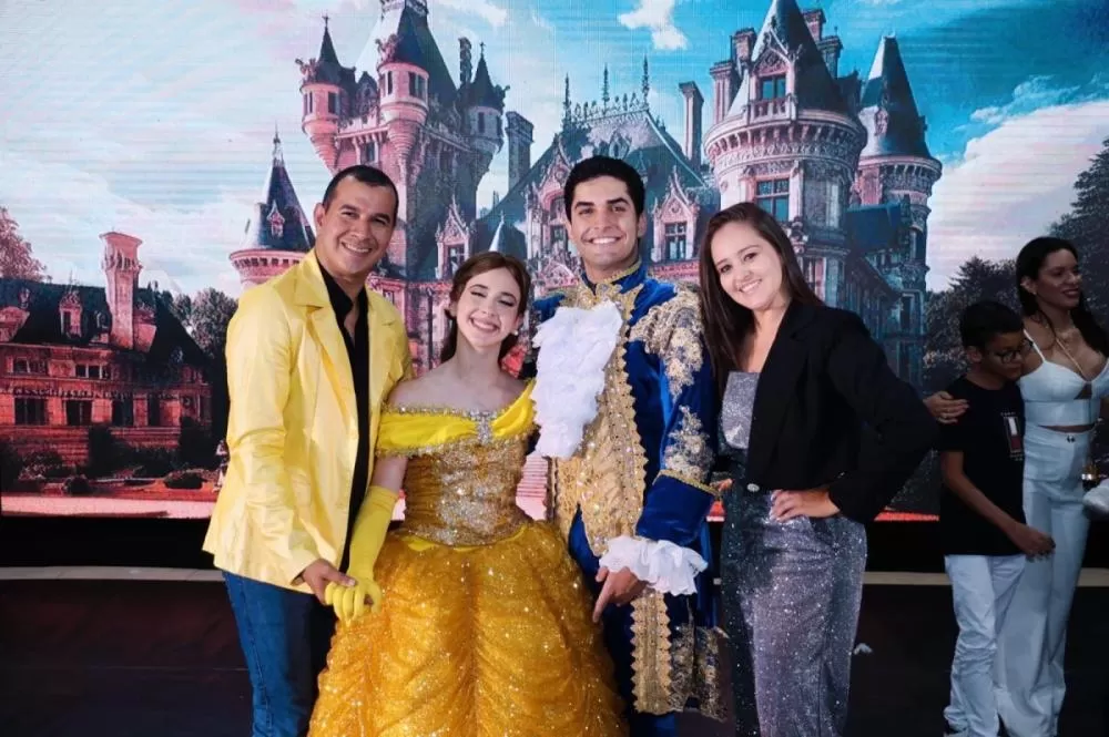 A Bela e a Fera encanta público em sua primeira noite de apresentações