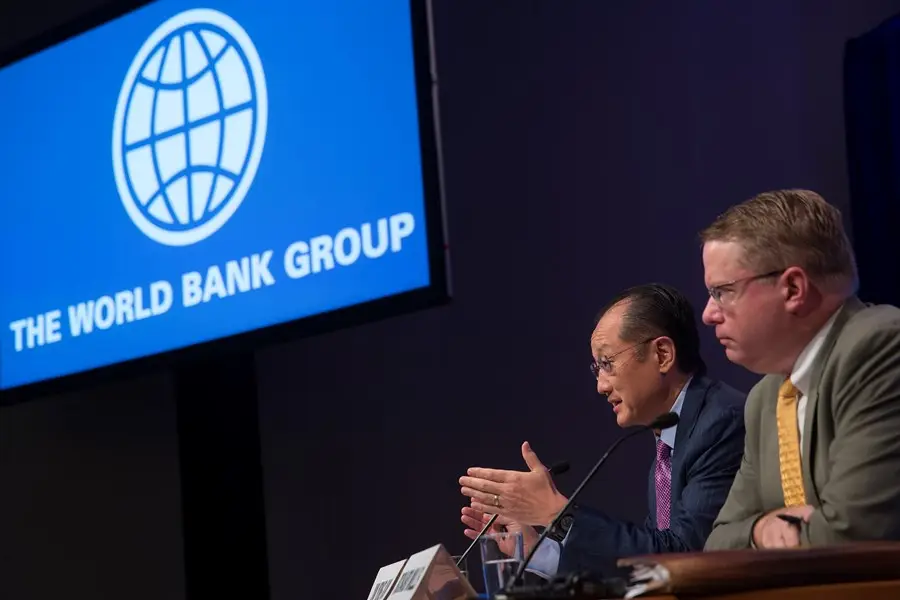 Banco Mundial reduz previsão de crescimento global para 2,5% por guerra.