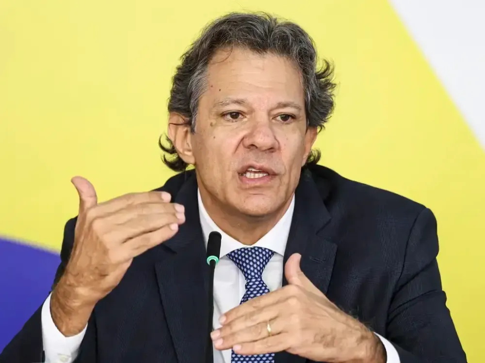 Haddad critica sigilo de 100 anos em contrato do metrô e privatizações de Tarcísio