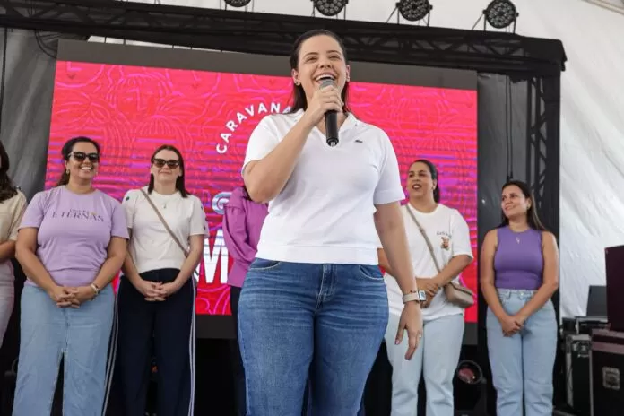 Vice-prefeita Dayse Silva participa do evento “Estação Mulher” em Caruaru.
