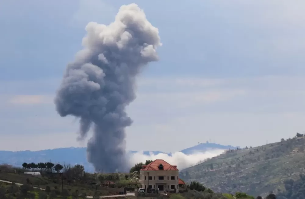 Ataques israelenses matam 19 em Gaza, incluindo líder político do Hamas.