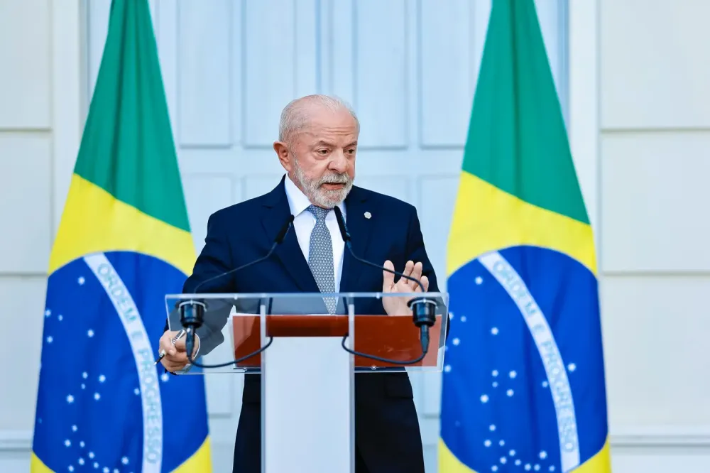 Em discurso em Belo Horizonte, Lula ignora operação da PF contra líder do governo