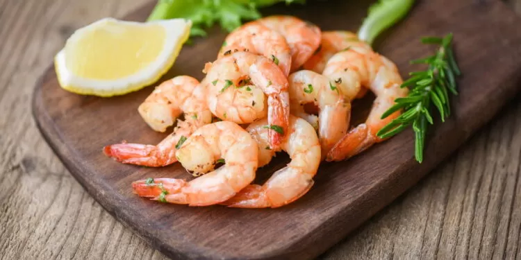Como o consumo de camarão pode beneficiar seu coração e pele.