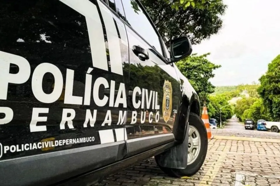 Mulher é morta a tiros enquanto amamentava o filho na Zona Oeste do Recife