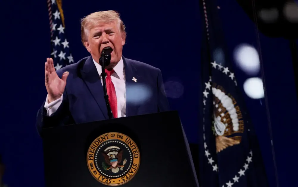 “Comunistas” podem ganhar terreno nos EUA, diz Trump em discurso de 4 de Julho