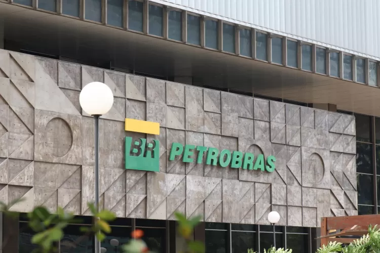 Greve de 24 horas dos petroleiros da Petrobras começa nesta quarta.