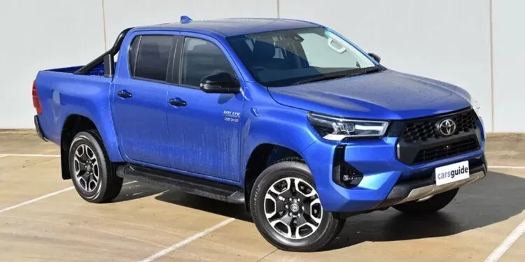 Toyota lança Hilux 2025 híbrida com tecnologia inovadora.