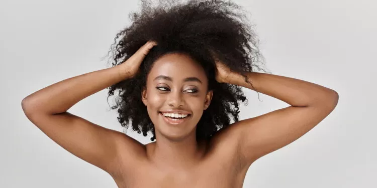 Mantenha seus cachos sempre volumosos e saudáveis com esses cuidados simples.