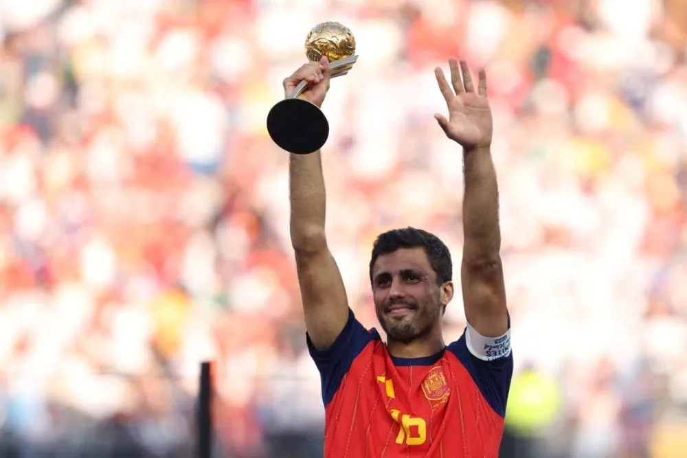 Rodri e Lamine Yamal entram de vez na briga pela Bola de Ouro após título da Espanha