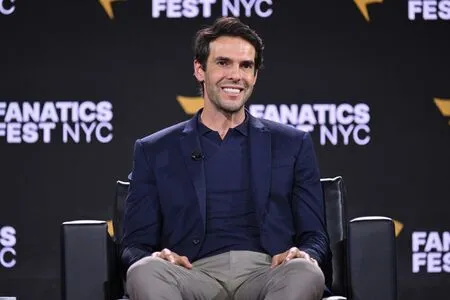Kaká pede reformulação no futebol brasileiro e cita exemplos de Espanha, França e Marrocos