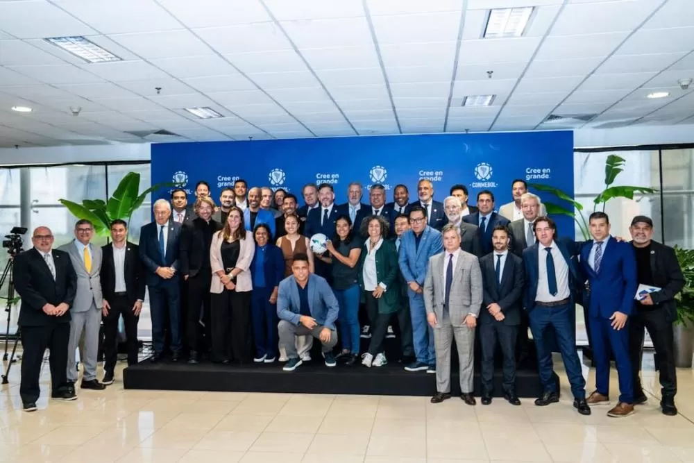 Conmebol cria força-tarefa contra o racismo na América do Sul e elege Ronaldo como um dos líderes.