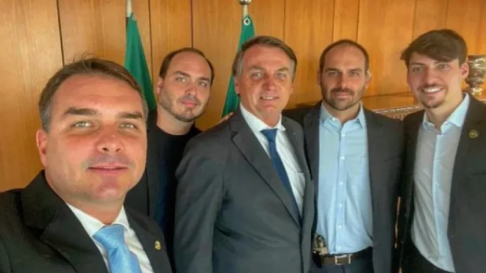 Família Bolsonaro movimentou mais de um milhão nos EUA após derrota nas eleições.