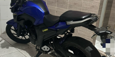 Homem é preso em Gravatá com drogas, arma de fogo e moto roubada após investigação da PM.