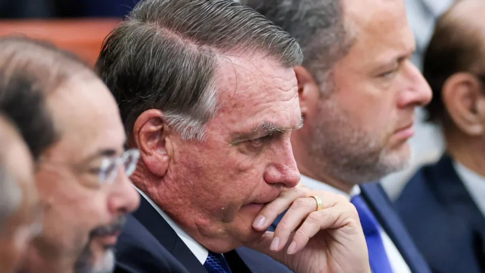 PGR vai se posicionar contra pedido de prisão de Jair Bolsonaro.