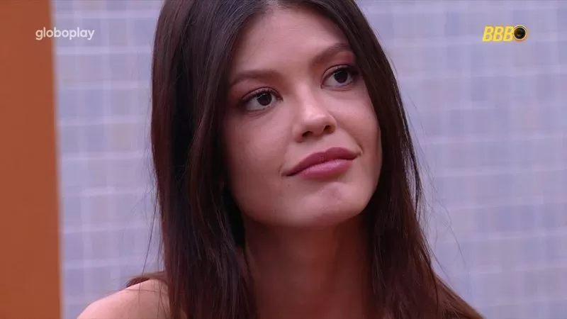 Vitória Strada revela como começou a amizade com Juliette: 'Santo bateu'.