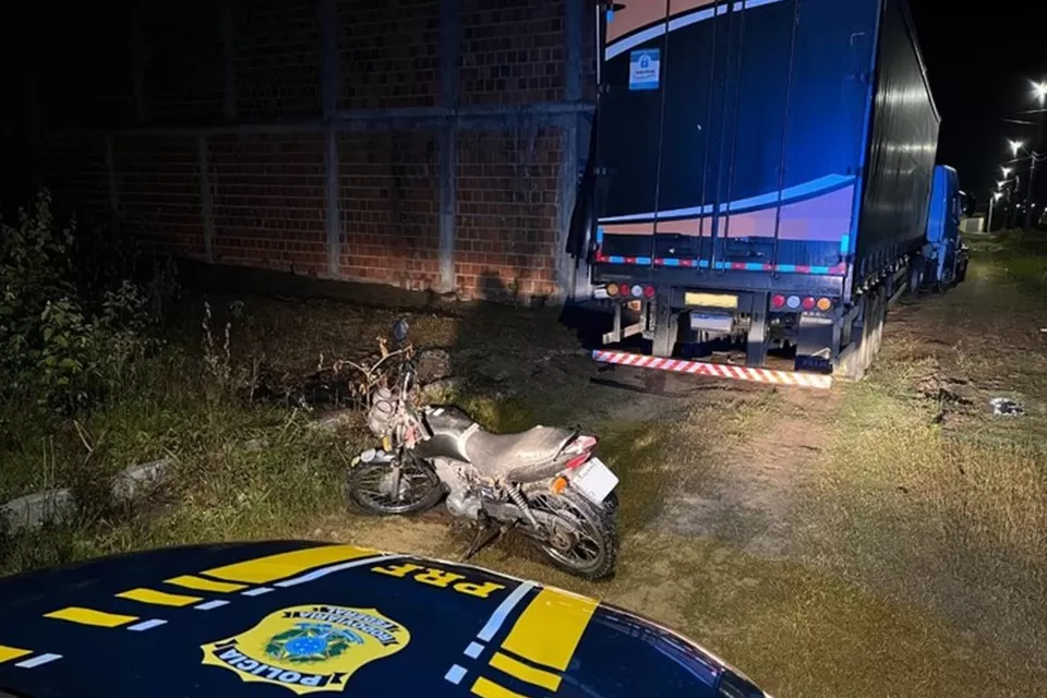 Carga avaliada em R$ 2 milhões é recuperada pela PRF em Agrestina.