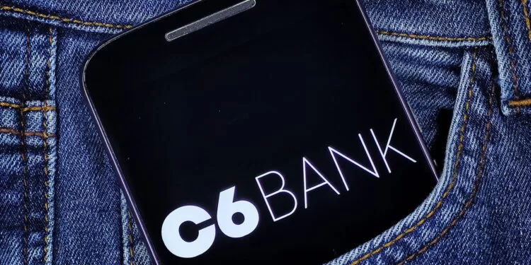 Clientes do C6 Bank enfrentam mudança inesperada e se preocupam.