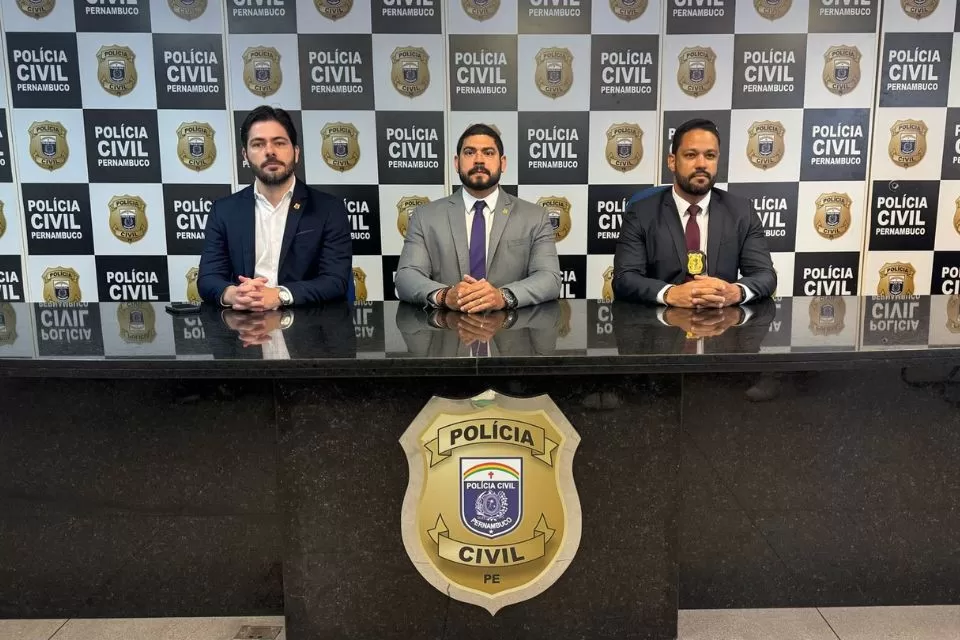 Polícia Civil acusa prefeito de Pesqueira de direcionar licitações em troca de apoio em campanha.