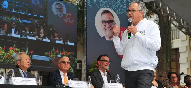 Padilha diz que recuo dos EUA em pesquisas de vacinas traz oportunidade ao Brasil.