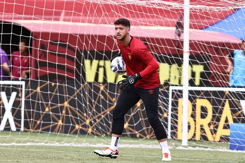 Sport: Caíque França reconhece força do Palmeiras, mas confia no “fator casa” para bom resultado.