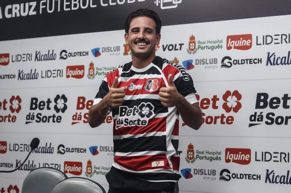 Gabriel Galhardo celebra reedição de parceria com o irmão e diz que quer marcar época no Santa Cruz.