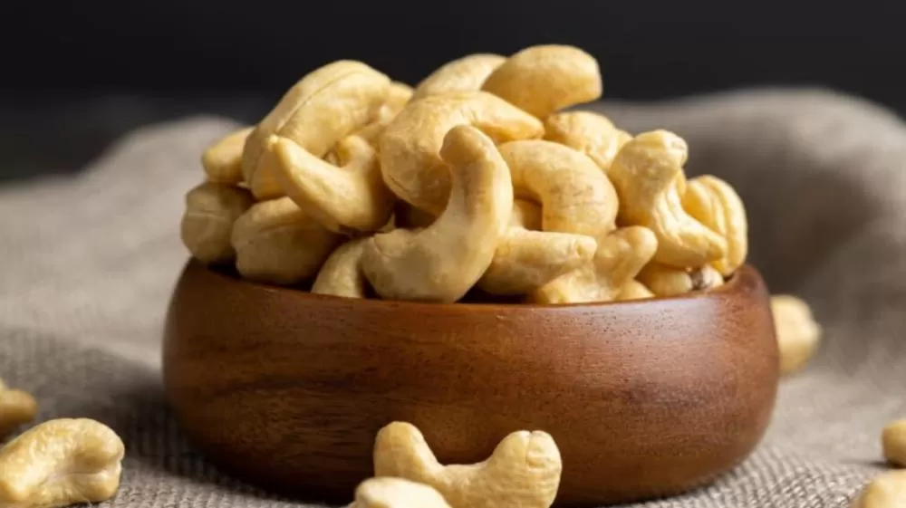 6 benefícios do caju para a saúde e como consumi-lo.