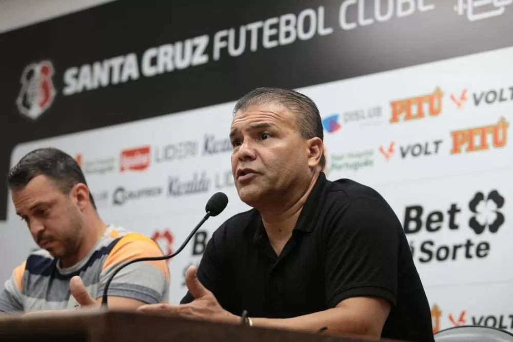 Adiamento da estreia na Série D pode fazer Santa Cruz ter mais um amistoso.