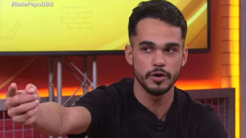 BBB 25: Eliminado, João Gabriel “justifica” falas machistas que teve na casa: “Vim do interior”.